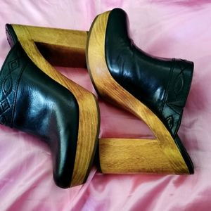 Frye wooden mule clogs barely worn